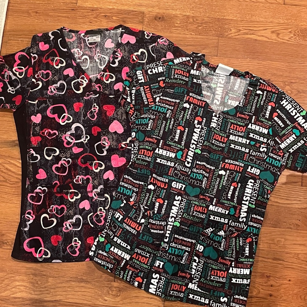 Women’s holiday scrub tops XS